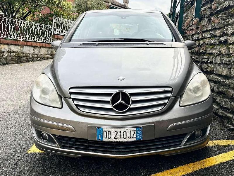 Argento Usata 2007 Mercedes 200 Monovolume | 3000 € - Immagine 1/4