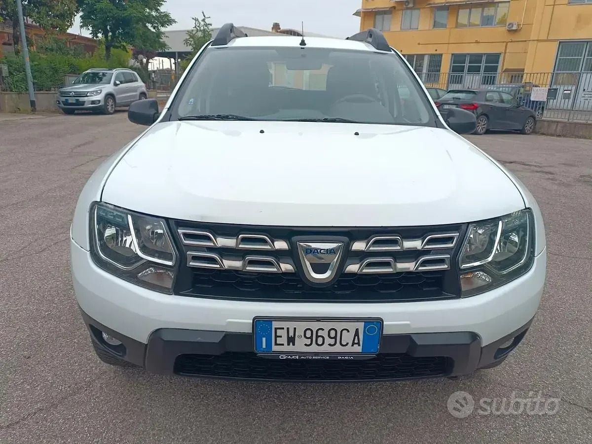 Usata Dacia Duster Lauréate 101 CV (74 kW) 2014 Bianco SUV