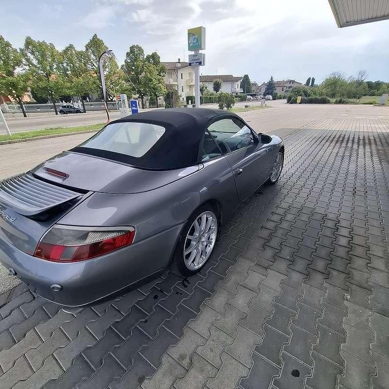 Usata Porsche 911 Carrera 4 Cabriolet 300 CV (220 kW) 2000 Cabrio