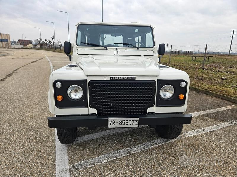 Usata Land Rover Defender 86 CV (63 kW) 1988 SUV