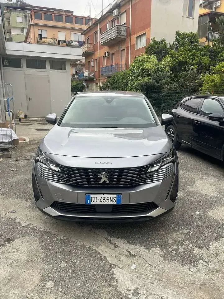 Usata Peugeot 3008 Allure 131 CV (96 kW) 2021 Argento SUV