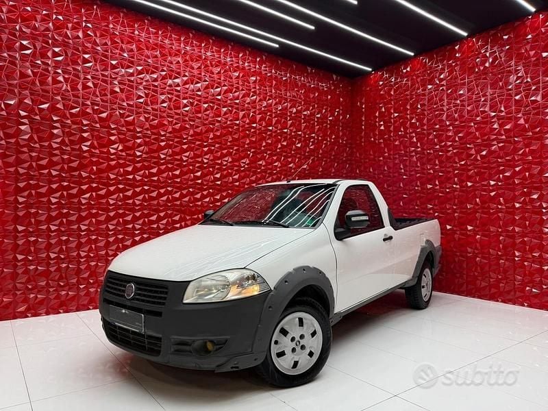 Usata Fiat Strada 95 CV (69 kW) 2013 Bianco Pick-up