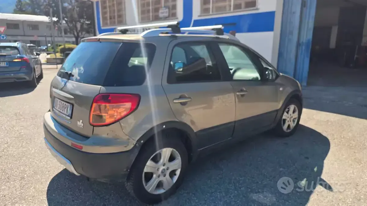 Usata Fiat Sedici 120 CV (88 kW) 2006 SUV