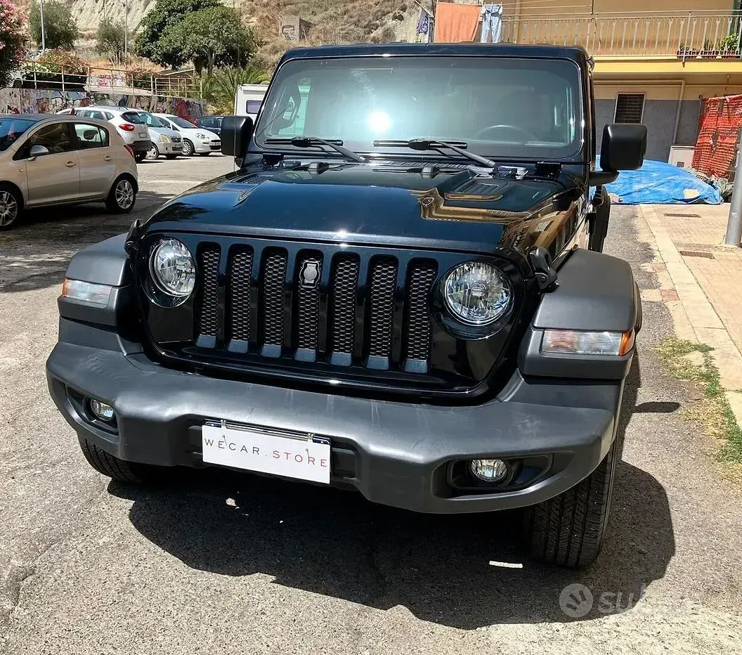 Usata Jeep Wrangler Unlimited Sahara 200 CV (147 kW) 2020 Nero SUV