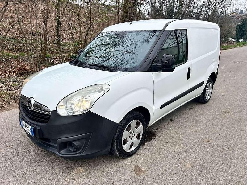 Usata Opel Combo 90 CV (66 kW) 2015 Other Monovolume