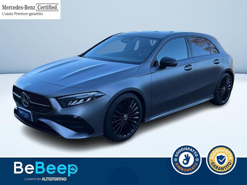Grigio opaco Usata 2023 Mercedes A200 AMG line Tre volumi | 32.200 € (Buon prezzo) - Immagine 1/4