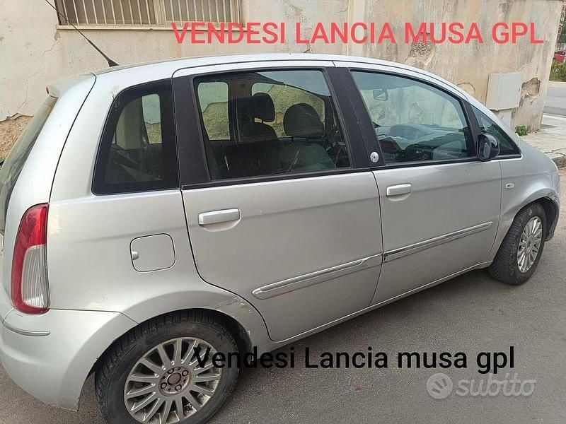 Usata Lancia Musa 2012 Grigio Monovolume
