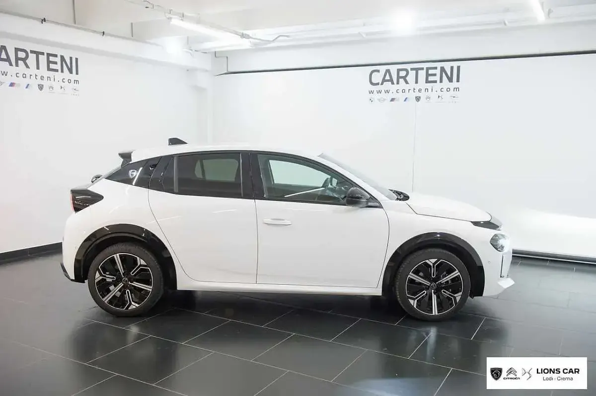 Usata Lancia Ypsilon 101 CV (74 kW) 2025 Bianco Utilitaria