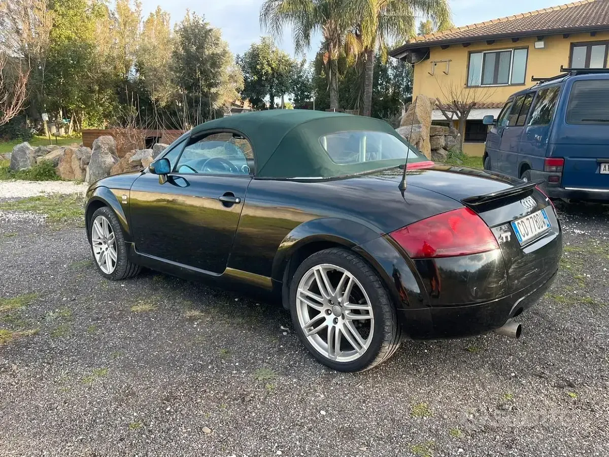 Usata Audi TT Roadster 179 CV (131 kW) 2002 Nero Cabrio