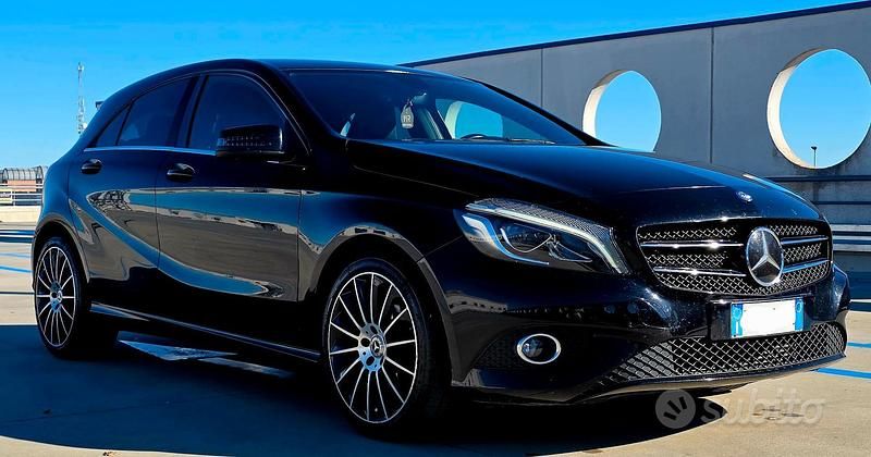 Usata Mercedes A180 110 CV (80 kW) 2013 Nero Utilitaria