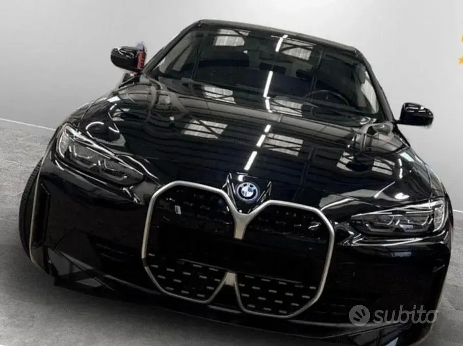 Usata BMW i4 Sport Line 105 kW (143 CV) 2023 Nero Berlina