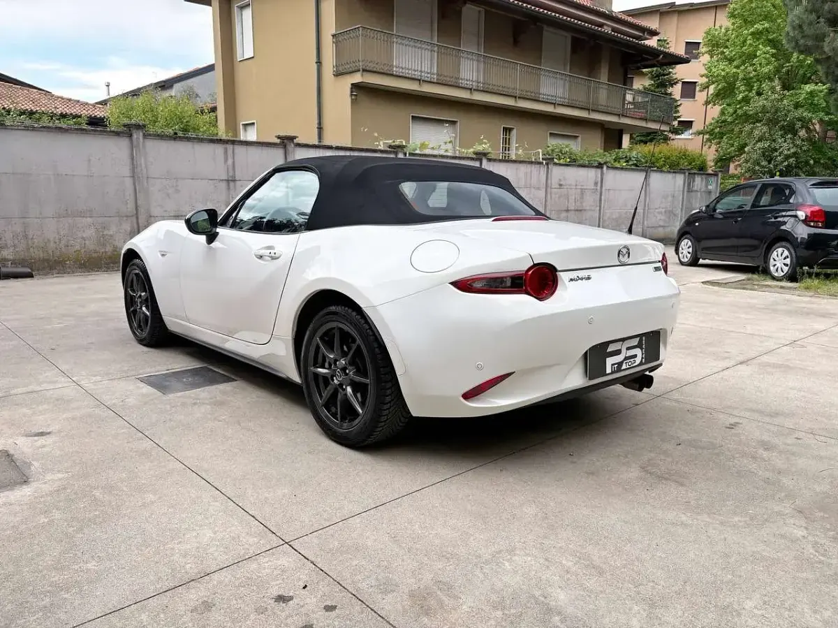 Usata Mazda MX5 Exceed 131 CV (96 kW) 2017 Bianco Cabrio