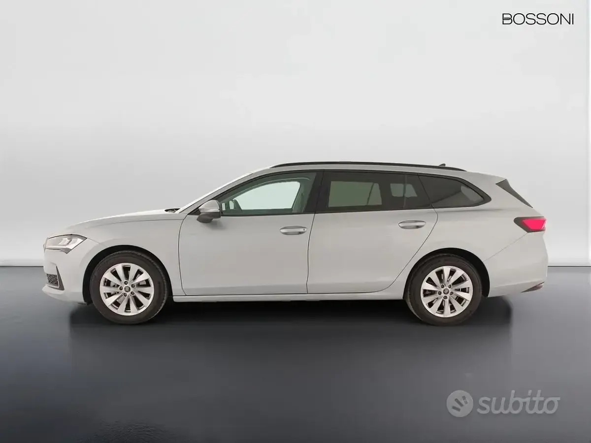 Usata Skoda Superb Selection 150 CV (110 kW) 2025 Argento Station wagon