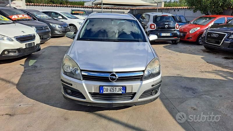 Usata Opel Astra Cosmo 105 CV (77 kW) 2006 Grigio Station wagon
