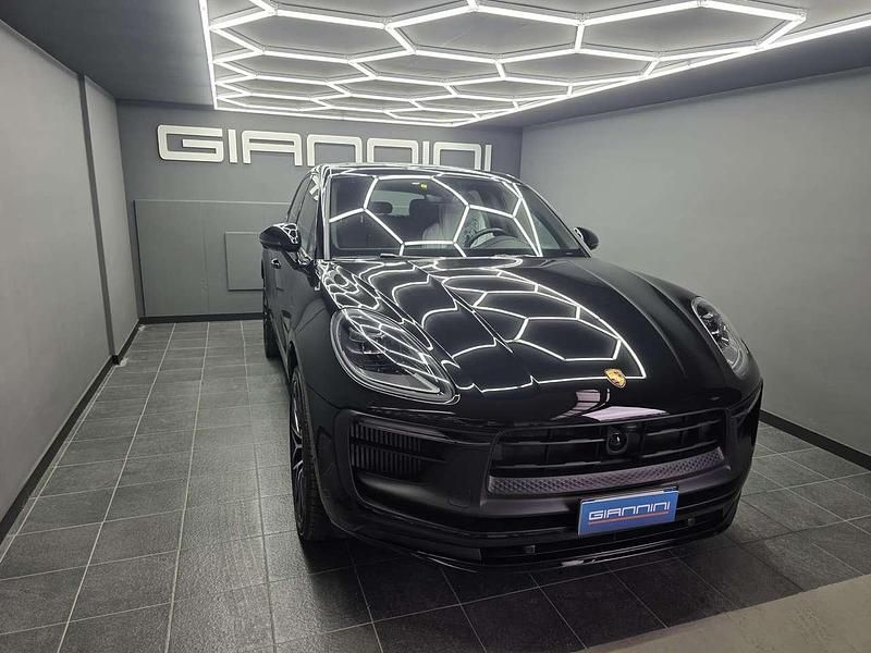 Usata Porsche Macan 441 CV (324 kW) 2022 Nero SUV
