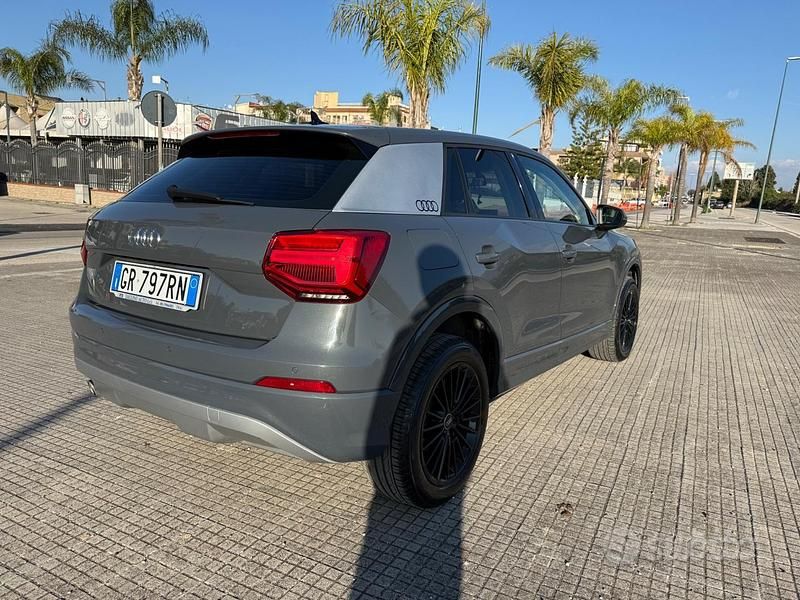Usata Audi Q2 Admired 116 CV (85 kW) 2019 Grigio SUV