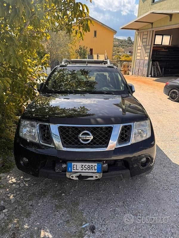 Nero Usata 2012 Nissan Navara Pick-up | 15.000 € (Buon prezzo) - Immagine 1/4