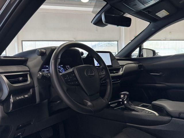 Usata Lexus UX 250h 184 CV (135 kW) 2024 Grigio scuro SUV