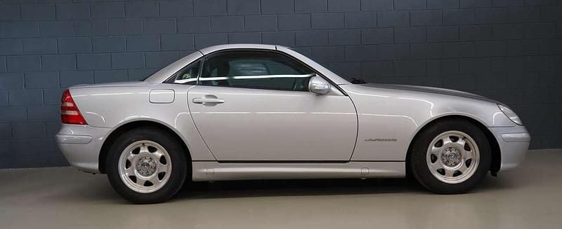 Usata Mercedes SLK230 197 CV (144 kW) 2001 Argento Cabrio
