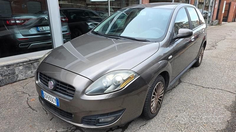 Usata Fiat Croma Active 120 CV (88 kW) 2010 Marrone Station wagon