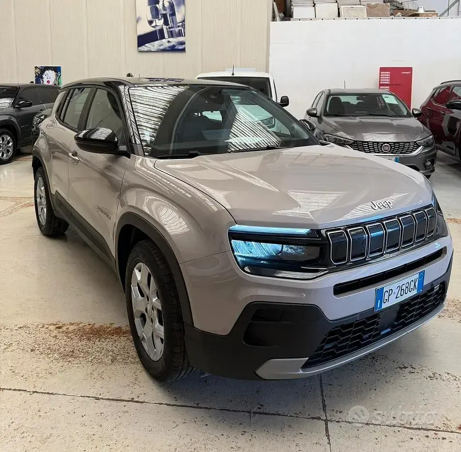 Usata Jeep Avenger Summit 101 CV (74 kW) 2023 Beige SUV