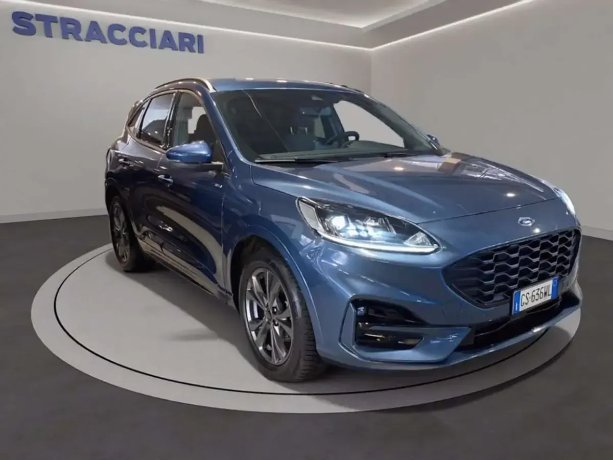 Usata Ford Kuga ST-Line 120 CV (88 kW) 2024 Blu metallizzato SUV