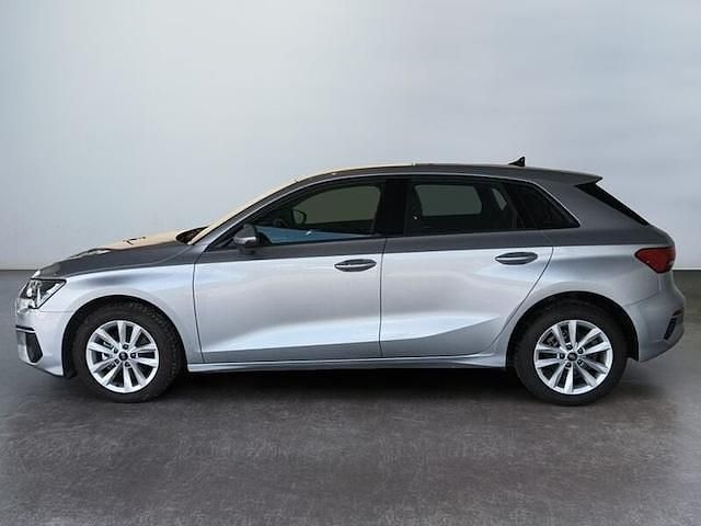 Usata Audi A3 Business 116 CV (85 kW) 2024 Argento floret metallizzato Utilitaria