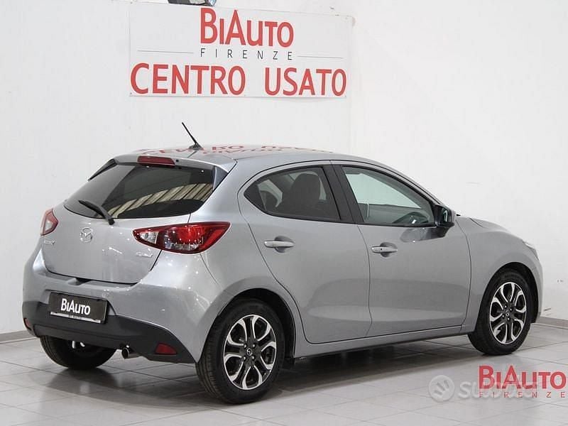 Usata Mazda 2 Exceed 90 CV (66 kW) 2017 Grigio Berlina