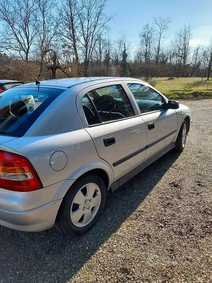 Usata Opel Astra 90 CV (66 kW) 2001 Grigio Berlina