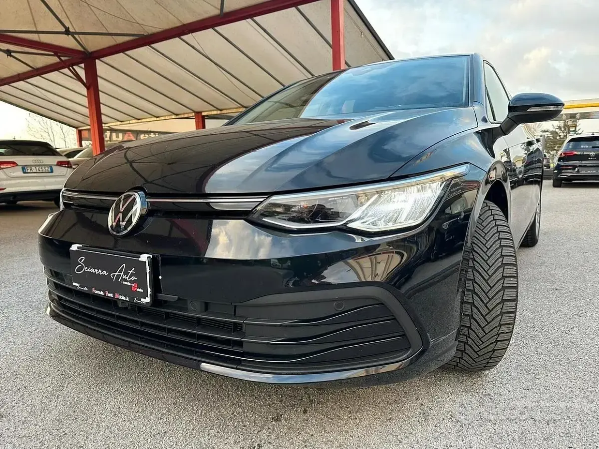 Usata VW Golf VIII Life 116 CV (85 kW) 2026 Nero Berlina