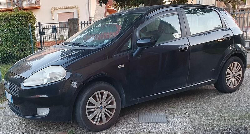 Usata Fiat Grande Punto 95 CV (69 kW) 2007 Nero Utilitaria