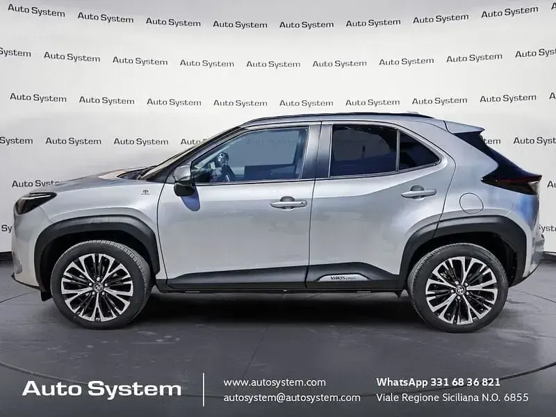 Usata Toyota Yaris Cross Lounge 116 CV (85 kW) 2023 Grigio SUV