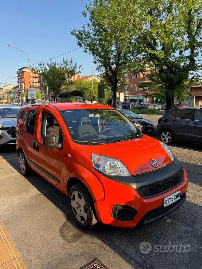 Usata Fiat Qubo Trekking 77 CV (56 kW) 2018 Arancione Monovolume