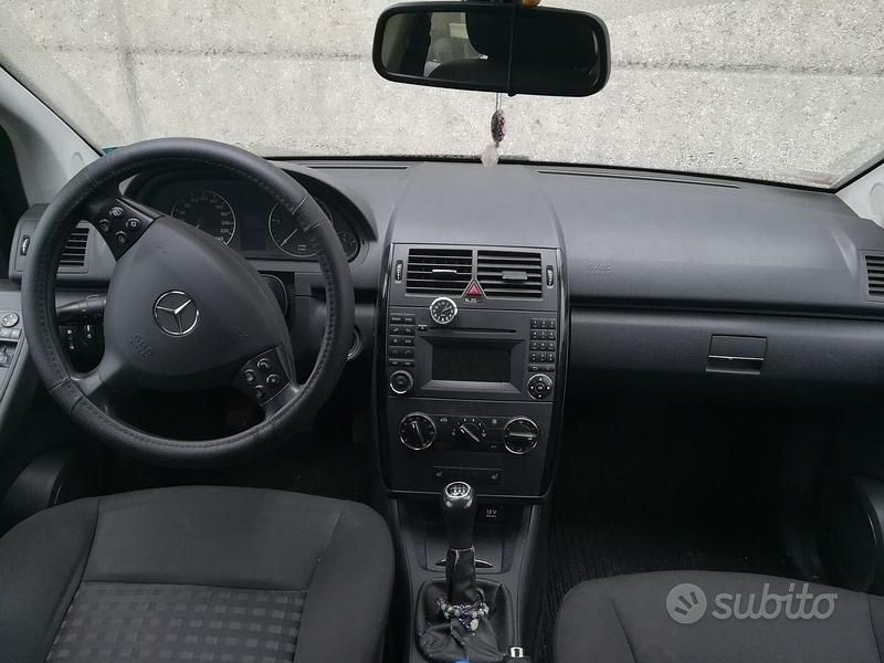 Usata Mercedes A180 2009 Grigio Berlina