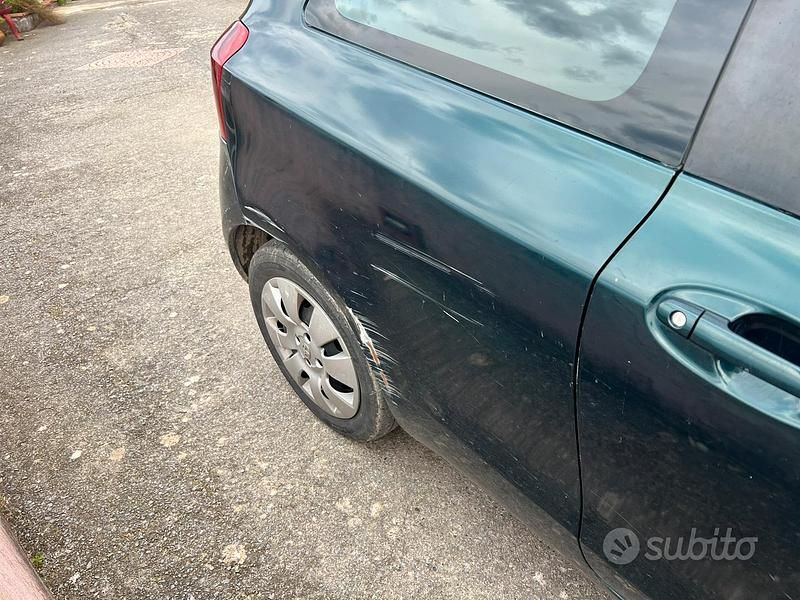 Usata Toyota Yaris 90 CV (66 kW) 2007 Berlina