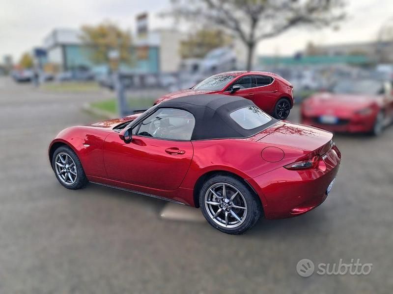 Usata Mazda MX5 Exclusive-Line 2024 Rosso Cabrio