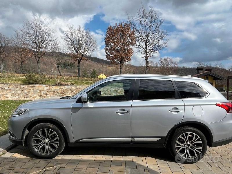 Usata Mitsubishi Outlander 2017 Grigio SUV