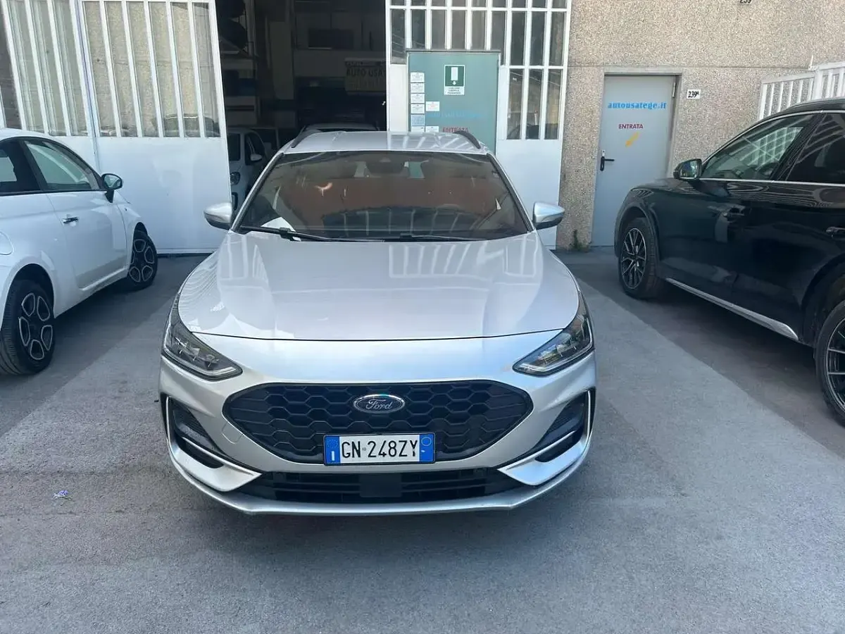 Usata Ford Focus ST-Line 155 CV (114 kW) 2023 Argento Station wagon