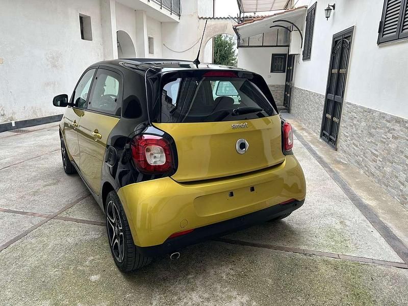 Usata Smart ForFour Passion 71 CV (52 kW) 2017 Oro Utilitaria
