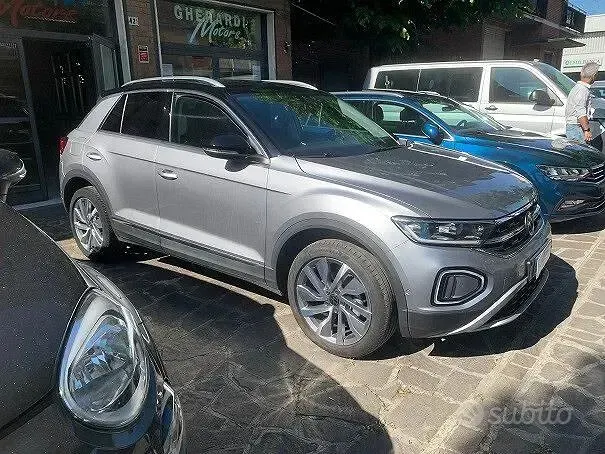 Usata VW T-Roc Style 110 CV (80 kW) 2023 Grigio SUV