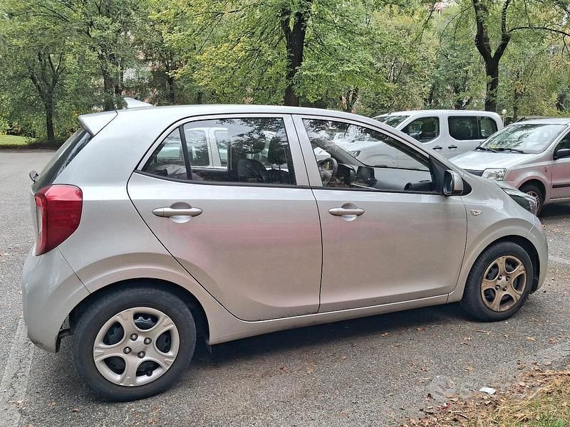 Usata Kia Picanto 67 CV (49 kW) 2022 Grigio Utilitaria