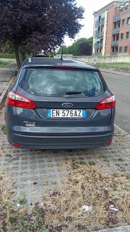 Usata Ford Focus 125 CV (91 kW) 2012 Verde Station wagon