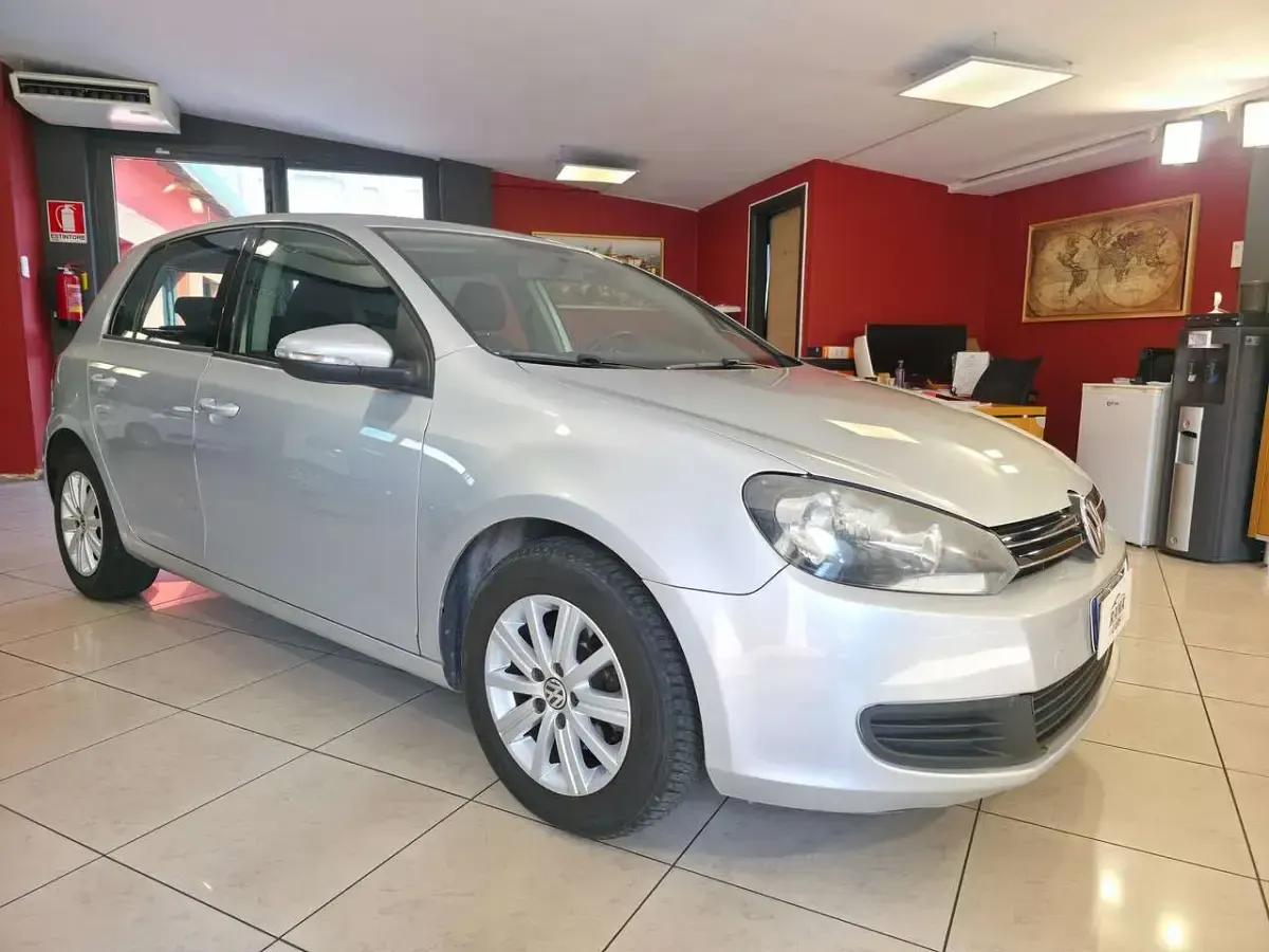 Usata VW Golf VI Comfortline 105 CV (77 kW) 2011 Argento Utilitaria