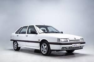 Usata Renault 21 140 CV (102 kW) 1992 Bianco Berlina