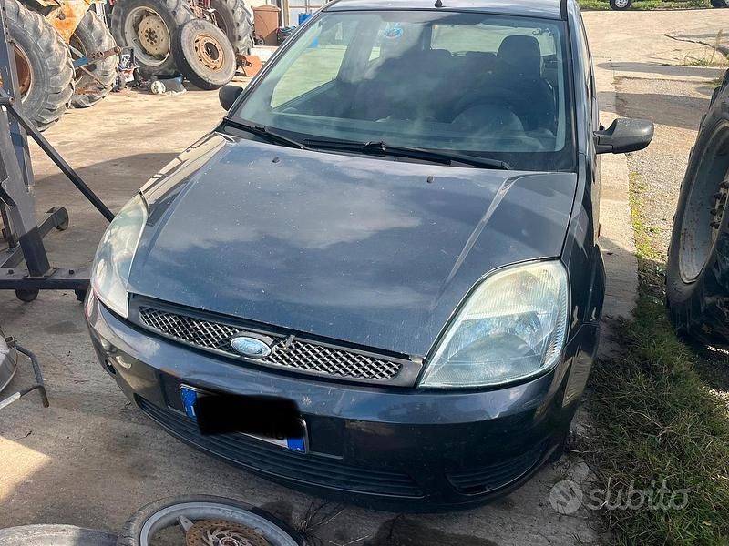 Usata Ford Fiesta 68 CV (50 kW) 2003 Blu Utilitaria