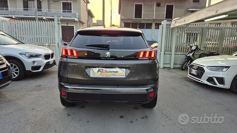 Usata Peugeot 3008 Allure 178 CV (130 kW) 2023 Grigio SUV