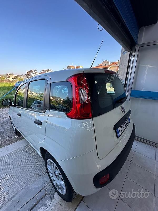 Begagnad Fiat Panda Lounge 69 HK (50 kW) 2018 Vit Halvkombi