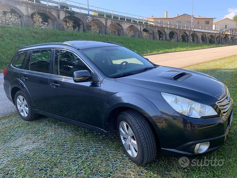 Usata Subaru Outback 150 CV (110 kW) 2009 Nero Station wagon