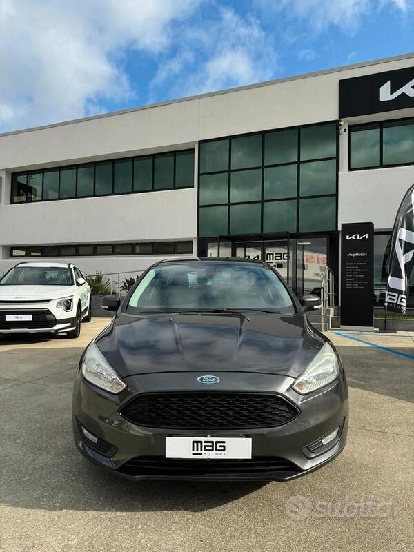 Usata Ford Focus 120 CV (88 kW) 2015 Grigio Station wagon