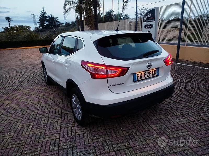 Bianco Usata 2014 Nissan Qashqai Tekna SUV | 8900 € (Buon prezzo) - Immagine 1/4